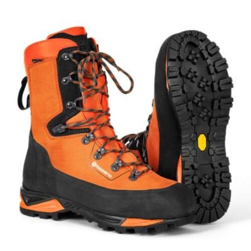 Protective leather boots with saw protection, Technical 24