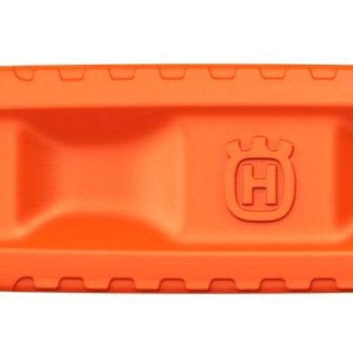 Chainsaw guide bar cover